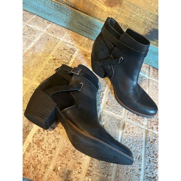 Korks Black Reynosa Stacked Heel Ankle‎ Bootie 7.5 - Picture 9 of 13